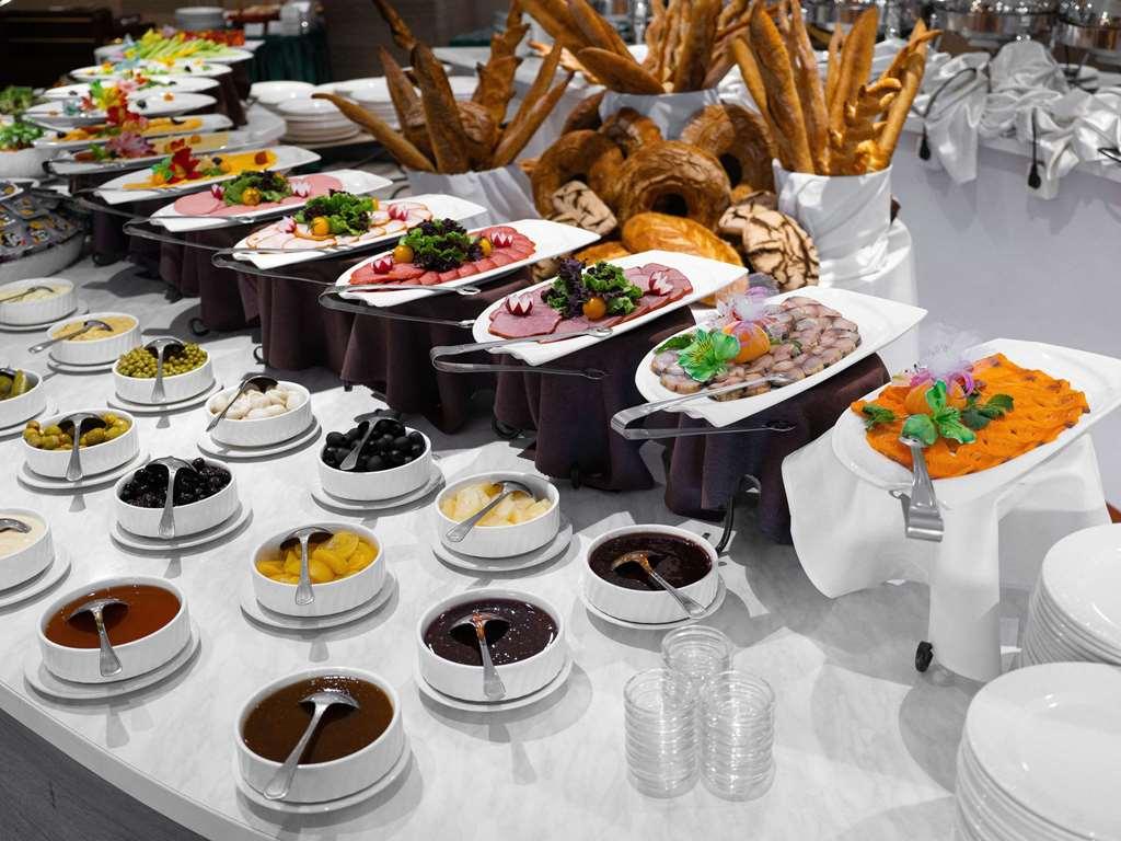Moevenpick Hotel Ташкент Ресторан фото